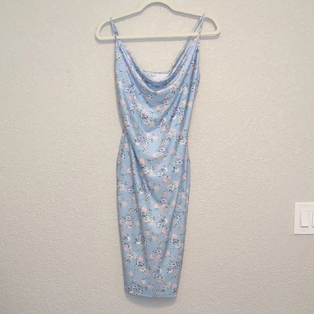 Iris light blue floral sleeveless cowl neck fitted midi dress - Picture 5 of 13
